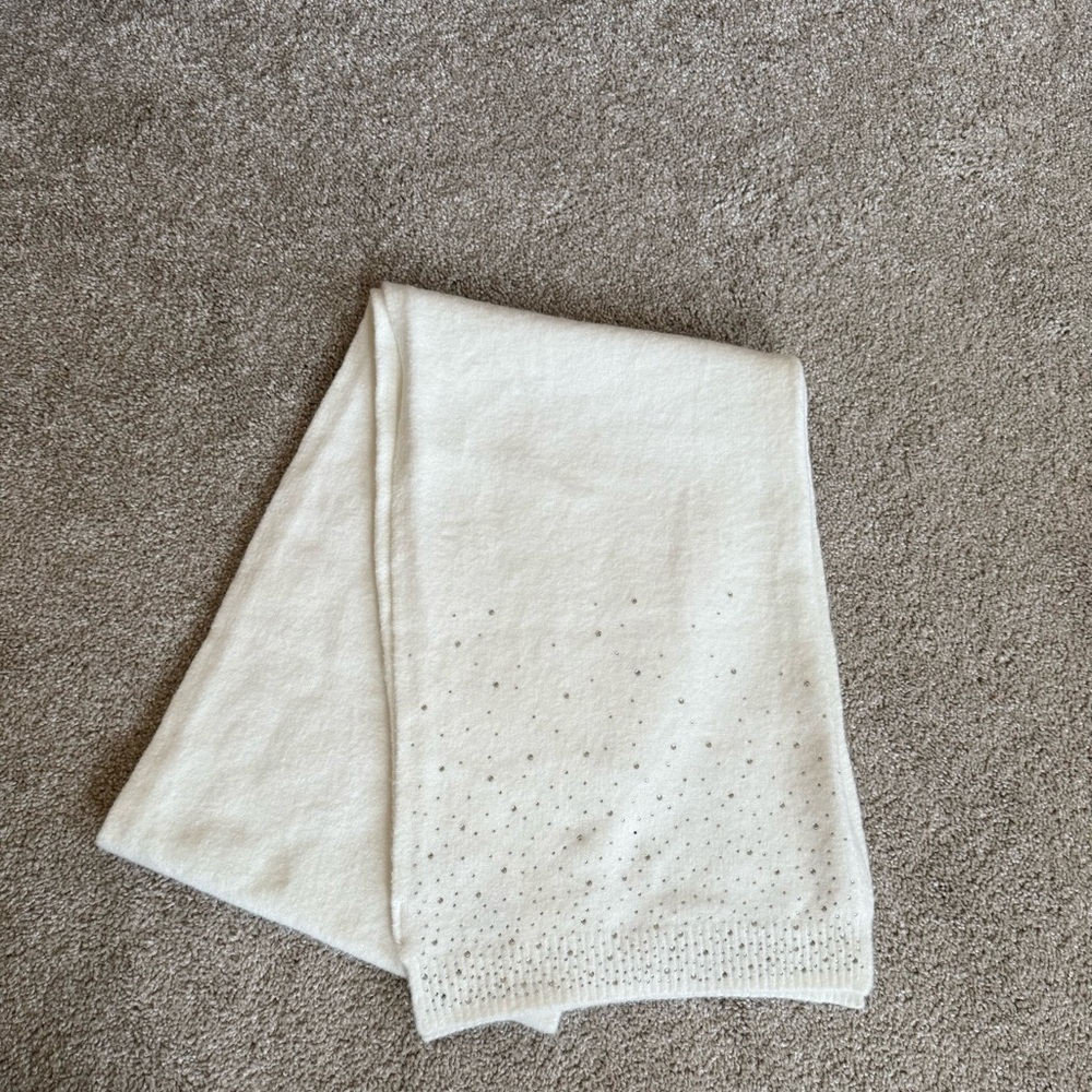 GAP NWT! Cream Knit Scarf with small rhinestones! Super soft and cute!